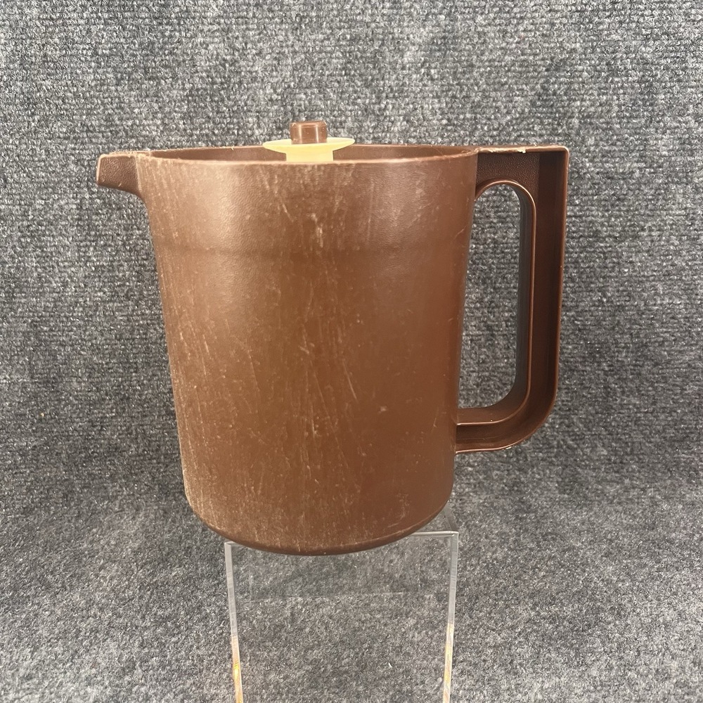 VTG Tupperware 1.5 Quart Brown Pitcher #1575 & Push Button Seal Lid #801